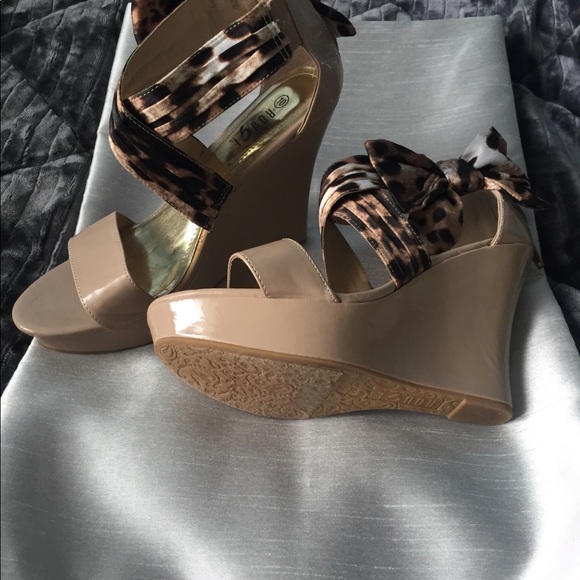 Boutique wedges (size 10) - Picture 2 of 3
